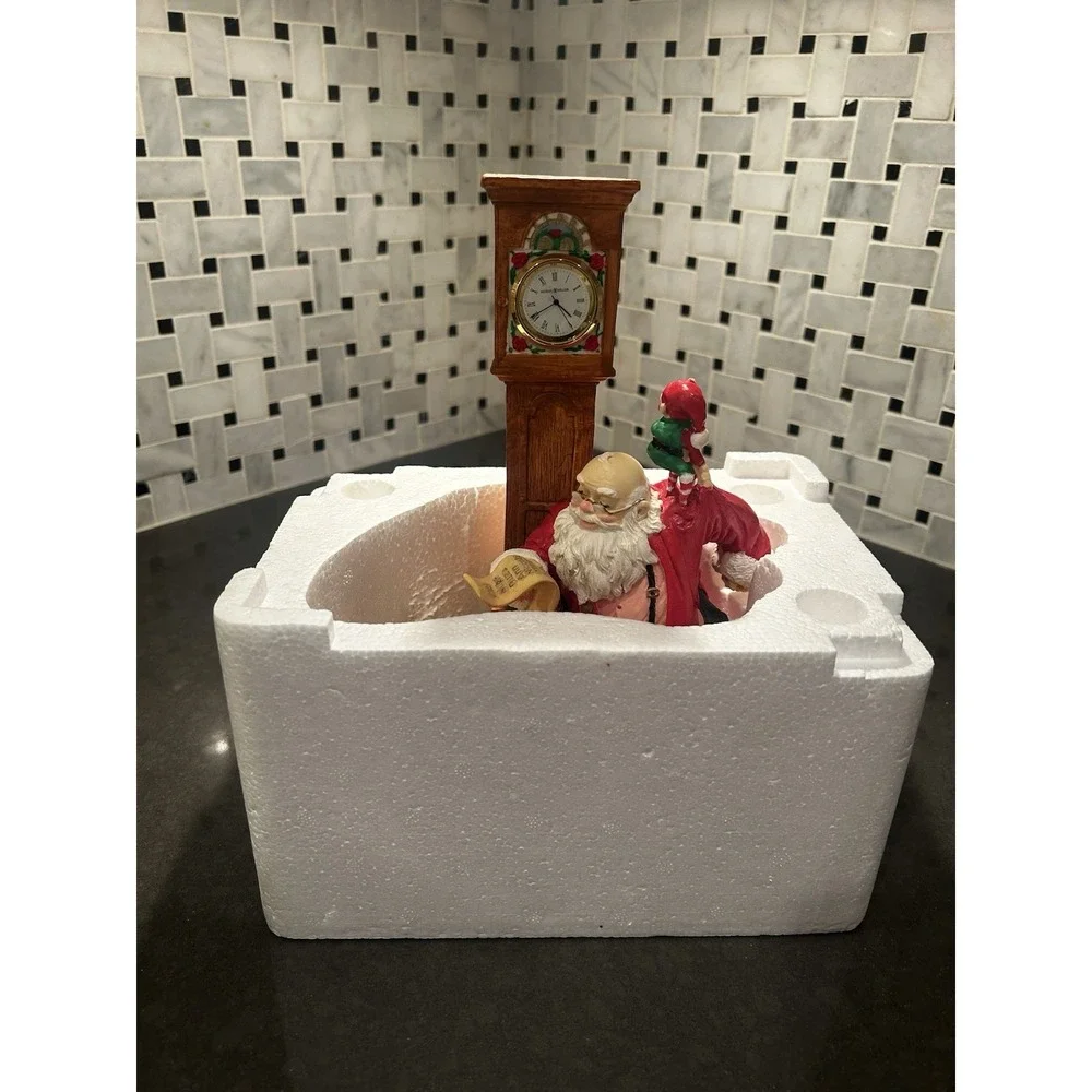 Vintage 1995 Howard Miller Clock Santa Claus Christmas Checkin It Twice WORKING!